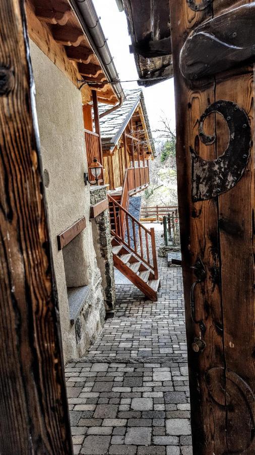 Eco Chalet Maison Dominique Challand-Saint-Anselme エクステリア 写真