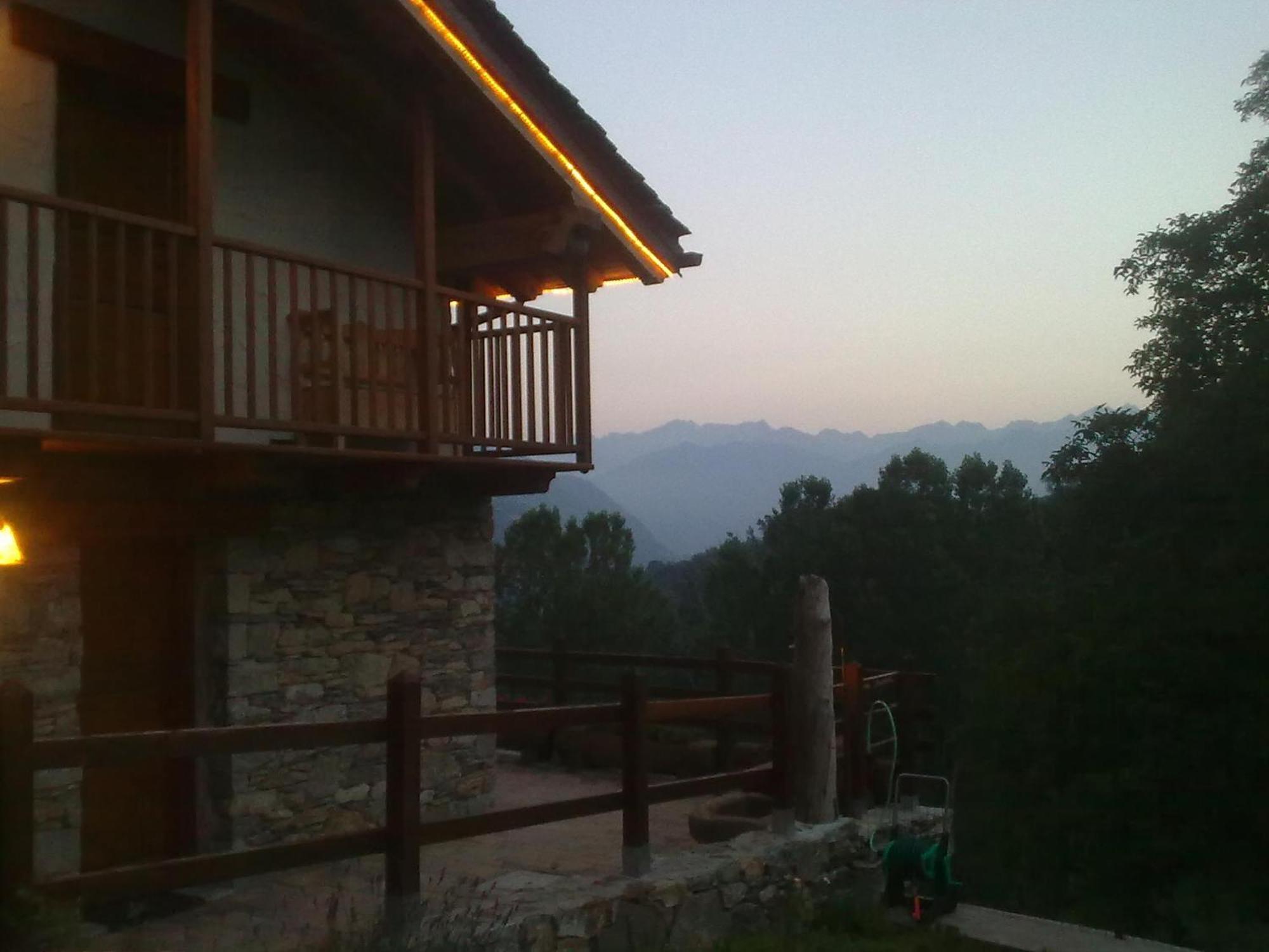 Eco Chalet Maison Dominique Challand-Saint-Anselme エクステリア 写真